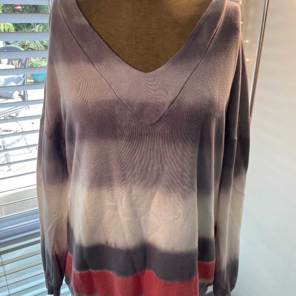 Size Medium Tie Dye Purple, Cream & Pink V-Neck Sweater
